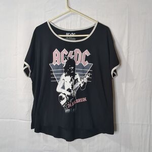 AC/DC Short Sleeve Band T-shirt Women's Plus Size 2xl *fits smaller*